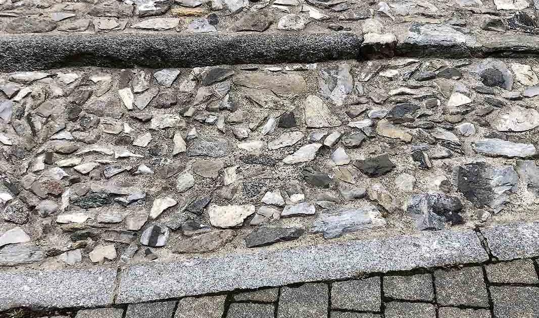 pavimentazione esterno pietra porfido como